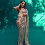 Swara Bhaskar Instagram – Badan pe sitaarey lapettey huey.. ✨

Outfit & jewellery: @manishmalhotra05 @manishmalhotraworld 
.
Makeup: @makeupbypoojagosain 
Hair: @lawangtamang95 @anukaushikstudio 
Styled: @prifreebee 
.
Pics: @lensthing