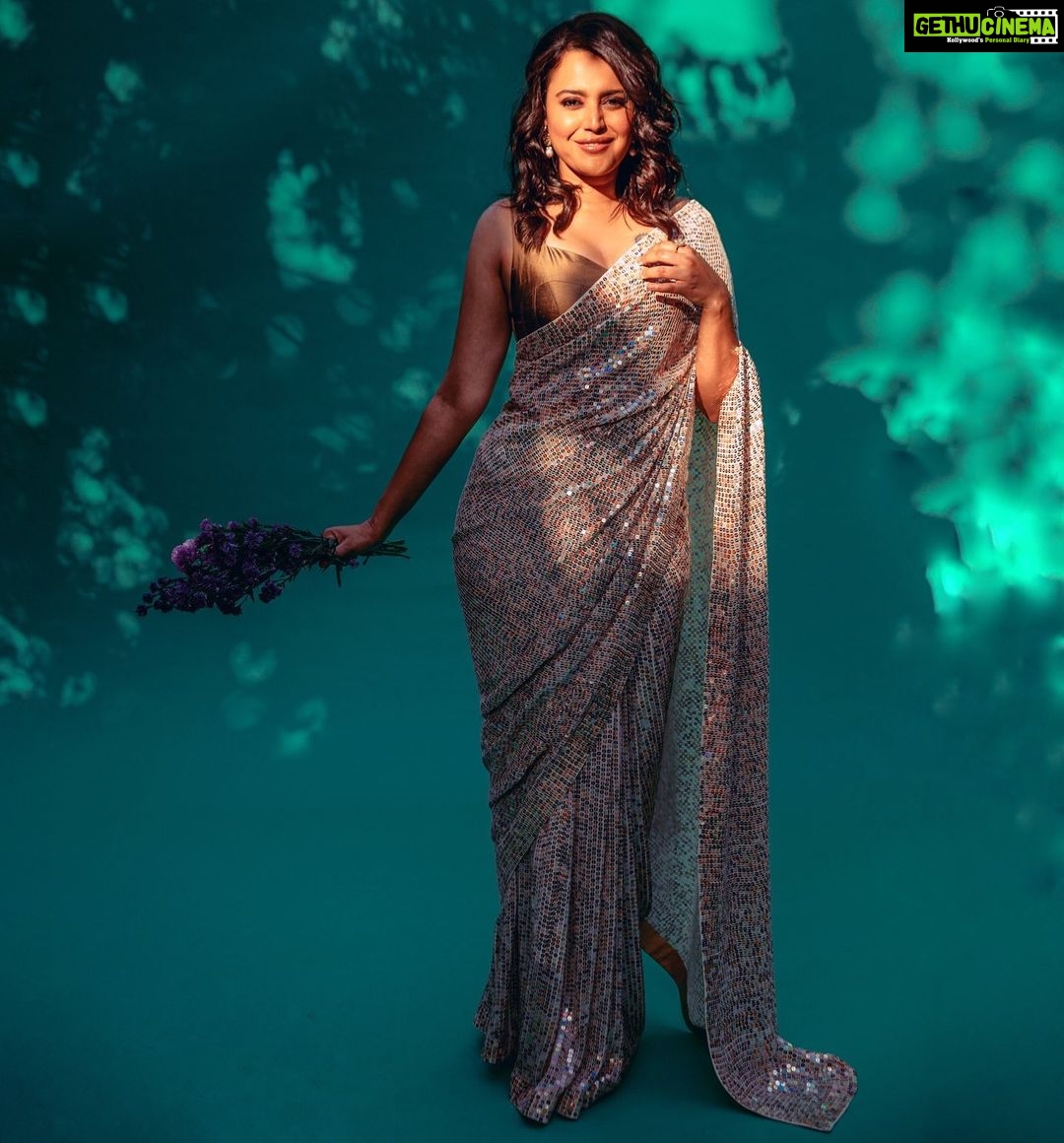 Swara Bhaskar Instagram - I’m feeling like Scarlett O'Hara this spring thanks to @manishmalhotra05 @manishmalhotraworld ✨🤗 Outfit & Earrings: @manishmalhotra05 Make up : @makeupbypoojagosain Hair: @lawangtamang95 @anukaushikstudio Styled by: @prifreebee Pics: @lensthing