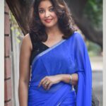 Tanushree Dutta Instagram - The whole nine yards...suits me doesnt it?? Who needs size zero if u can drape it and shape it. India Rox!! @ 26th January #happyrepublicday