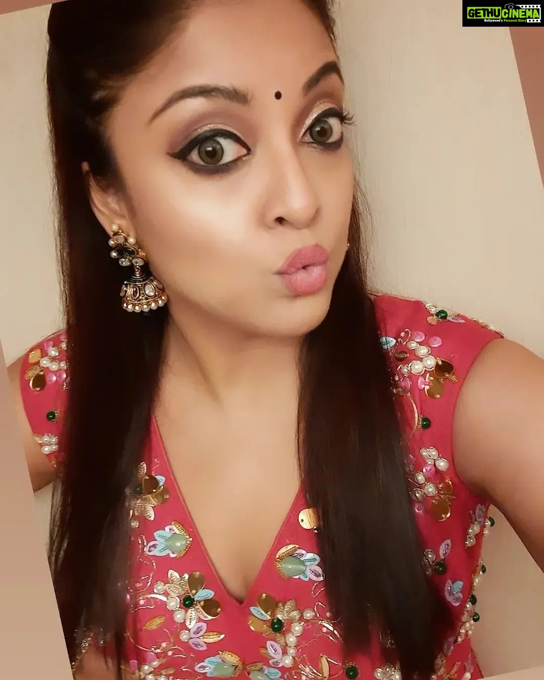 Tanushree Dutta Instagram - Happy New Year in advance folks!! Pls don't do stuff that will get u to need CPR like my last post. π..I've been getting that last 12 years & have finally decided to transcend & awaken to my true full potentialπ¦ΈββοΈπ¦ΉββοΈπΌπ©βππ€―π₯³π¦Ύπ«π§ π€Ίβ·πππ€ΎββοΈππ»πππ½πππ±... Yeehao 2022!!