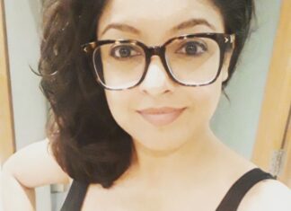 Tanushree Dutta Instagram - Hey y'all.. I'm coming live in 5 min..Bhagvad Gita reading continues...