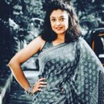 Tanushree Dutta Instagram - The big secret of my 15 kg weight loss as many have been asking is intermittent fasting on alternate days! People on social media are just going berserk wondering what happened to me and how I lost so much. Well, Rome was not built in a day neither was my body. Took a year to get to this. So here it is folks; Along with a good healthy diet and regular exercise I'm following a holistic lifestyle. I start my week with a full day monday fast ( Shiva devotee! ) and live a holistic, organic, ayurvedic lifestyle the rest of week. I started this fast and a few other changes after I visited Mahakaleshwar last year. I consume eggs, non veg and dairy sometimes but mostly remain vegan. I let my spirit decide what to put in my body. I dont drink, smoke or do anything that harms my body and reduces its capacity to heal naturally. I drink lots of water except if I'm doing a full fast. I cheat sometimes on my daily routine once every few weeks for few days but jump right back in to discipline. Start my day with hot water n lemon, and end with a cup of hot green tea after dinner. Dinner is always before 8 or 9 pm latest. 30-40 min walk and 30-40 min of weight training or yoga almost everyday. Lots of fresh juices to keep energy levels up and lots of detox teas and green teas all day. I pray and meditate 3 times daily as has been my habit for years through many different religions, and despite my life circumstances try to keep a smile on my face and help others as much as I can. It's my whole lifestyle and a 360 degree attitude shift that has contributed to this positive change. There is no magic, no miracle, no secret so to say just a realization that I wanted the change so bad that I was willing to give up on a few things that were not serving me anymore. Certain attitudes, certain food habits and certain thought and habit patterns had lived out their expiry. Last but not the least someone up there surely loves me enough to keep giving me second chances in life to correct all the wrongs that I have endured! So this is His grace and His love manifest as my transformed body and soul. Still more to go...work in progress folks! Need ur support, love and prayers too. Xoxo