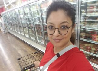 Tanushree Dutta Instagram - I mean seriously..When I needed to lose weight it was an uphill task, but now when no one should give a shit about these things including me, I'm dropping the pounds everyday like nobody's business. No gym coz everything is shut..just walking, hiking and running in the woods nearby ( allowed in california with distance). Any ways picking up some samagri for some hearty soup recipes. I dont mind the drastic weightloss..I feel like a new person! And fyi I'm loving my own Gita readings🤩 #newbody #mountainlife #americanlife #quarantine #stillfree #amazing #prayingeveryday #meditation