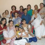 Tanushree Dutta Instagram - Just found this on my fone book!! My massive family gathering in Kolkata in 2010.Been a decade but memories are still fresh!! My adorable and loud bengali family where you can hear us from like a block away when we are all together🤣🤣🤣 Shobai bhalo theko go, Chinta kori eto door theke!!