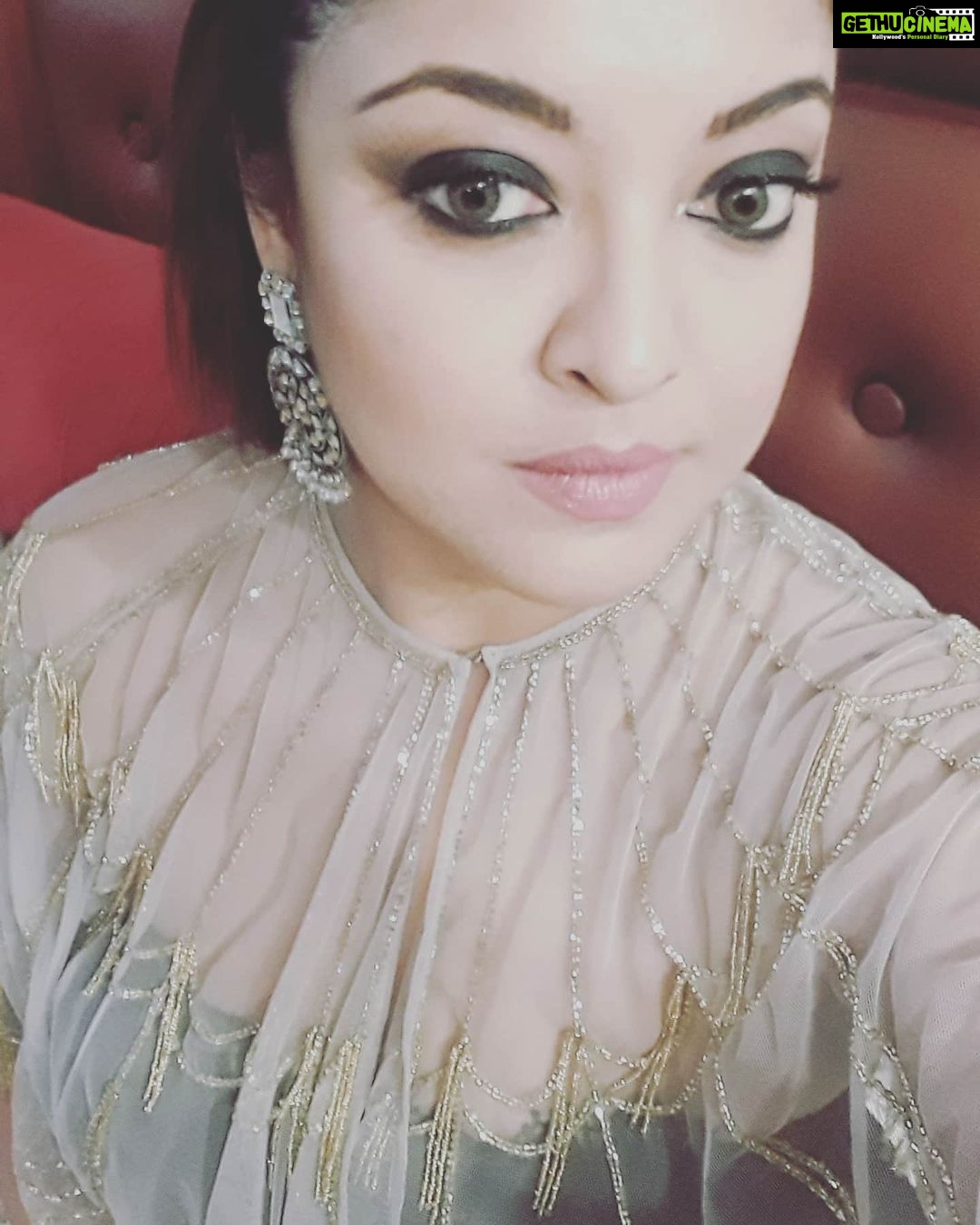 Tanushree Dutta Instagram - Partytime!! Thankyou @atticsalt___ for the lovely sequined shrug.