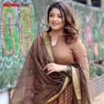 Tanushree Dutta Instagram - My ethnic look yesterday by fashion designer Roselin @roselin_middleton Makeup by @makeupbykaminirajput Press conference venue @highjackversova