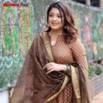 Tanushree Dutta Instagram – My ethnic look yesterday by fashion designer Roselin @roselin_middleton Makeup by @makeupbykaminirajput Press conference venue @highjackversova