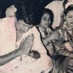 Tanushree Dutta Instagram – Found Mom and Dads old wedding pics!! Happy Mothers day and Fathers day!!
Instagram has become my way of storing and documenting family pics..I miss Grandpa and Grandma!!😥I loved them and they loved me soooooo much. My favourite ppl in the whole world but they went away too soon.#era #oldmemories #retro #theeighties #bellbottoms #bangla 
#mishtidoi