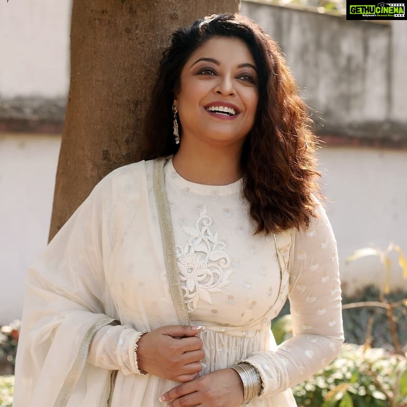 Tanushree Dutta Instagram - My favourite look.Amazing pics by a very talented team!! @roselin_middleton @i_ankur_ @nivs25 @make_up_day