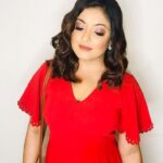 Tanushree Dutta Instagram – My look last evening for the MTV Digital awards at the Sahara Star hotel in Mumbai.
My super glam look Makeup by @makeupbysaaniya and Hairstyling by @hairstyling_by_fatema
Wardrobe self styled and bought from summer sale shopping from H&M in USA😝