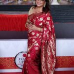 Tanushree Dutta Instagram – My favourite pic from tonight!! #theredsareelook