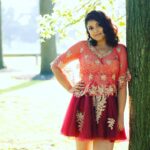 Tanushree Dutta Instagram - Just few of my many moods! #nature Photography by @johnmartinproductions and Hair&makeup by @riddhima_arora67