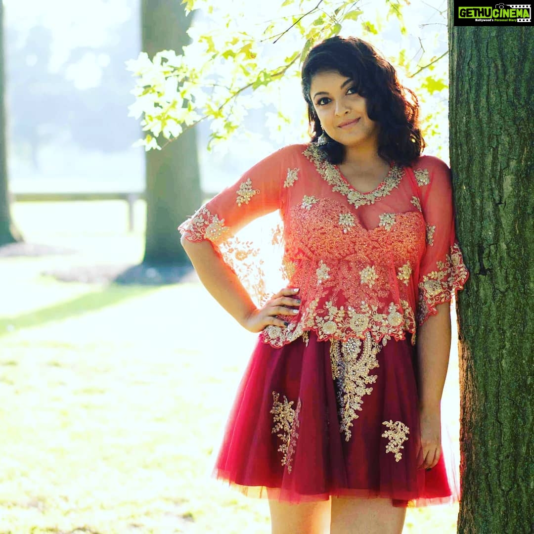 Tanushree Dutta Instagram - Just few of my many moods! #nature Photography by @johnmartinproductions and Hair&makeup by @riddhima_arora67