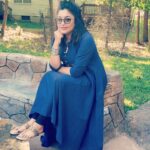 Tanushree Dutta Instagram - American summer!! Its so green and pleasant out here in the suburbs that every pic is a delight.Its a photography paradise in the summer.We having desi food and corn bbq😋
