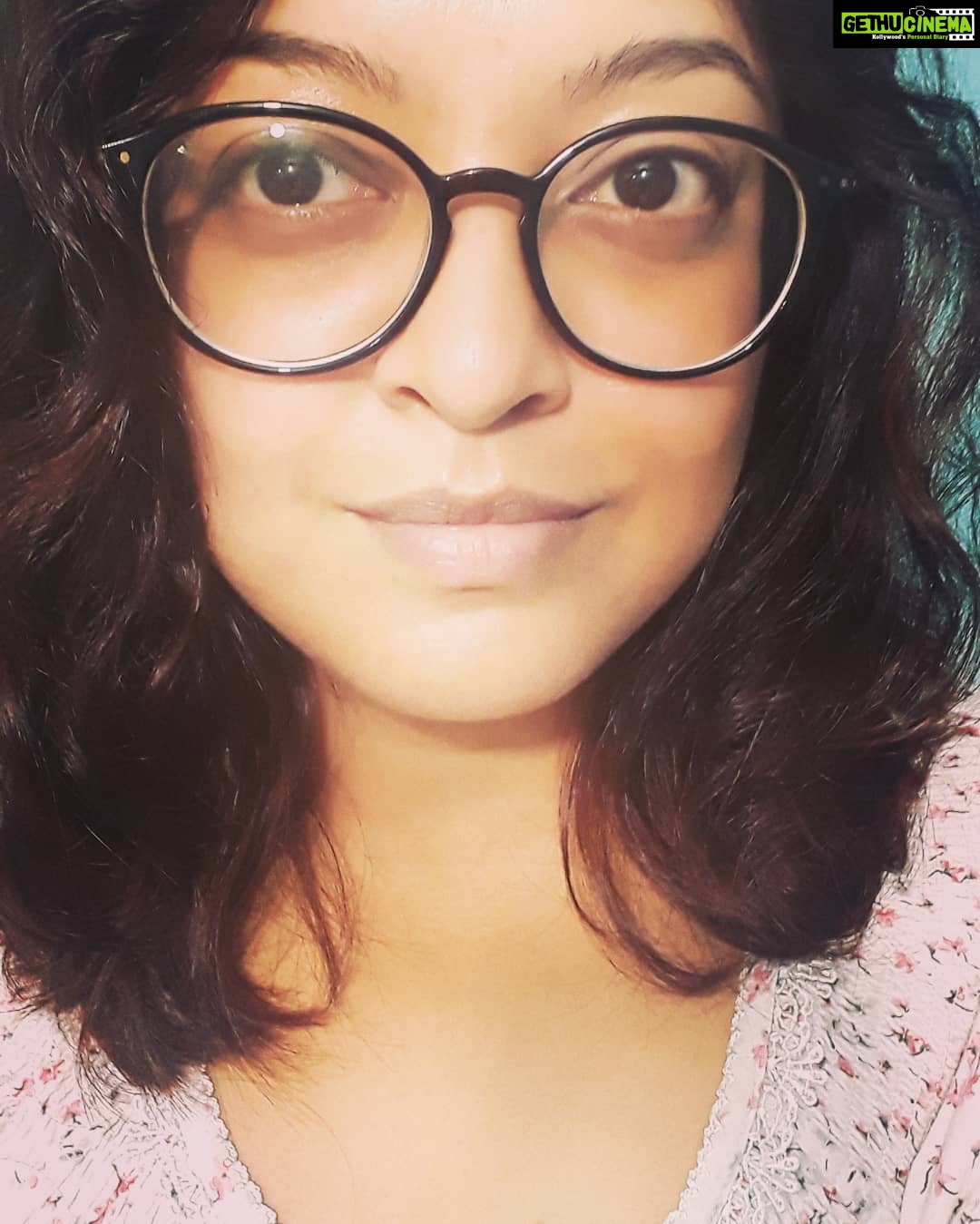 Tanushree Dutta Instagram - Straight out of bed look in the morning!! I often start praying and meditating even before I open my eyes when I'm still half awake so when I do open my eyes, it is to a brand new day with new possibilities and endless opportunities and many gifts and miracles that this life can bring wrapped up in a neat package of self acceptance and gratitude!! This is me and I'm good and very very valuable!!