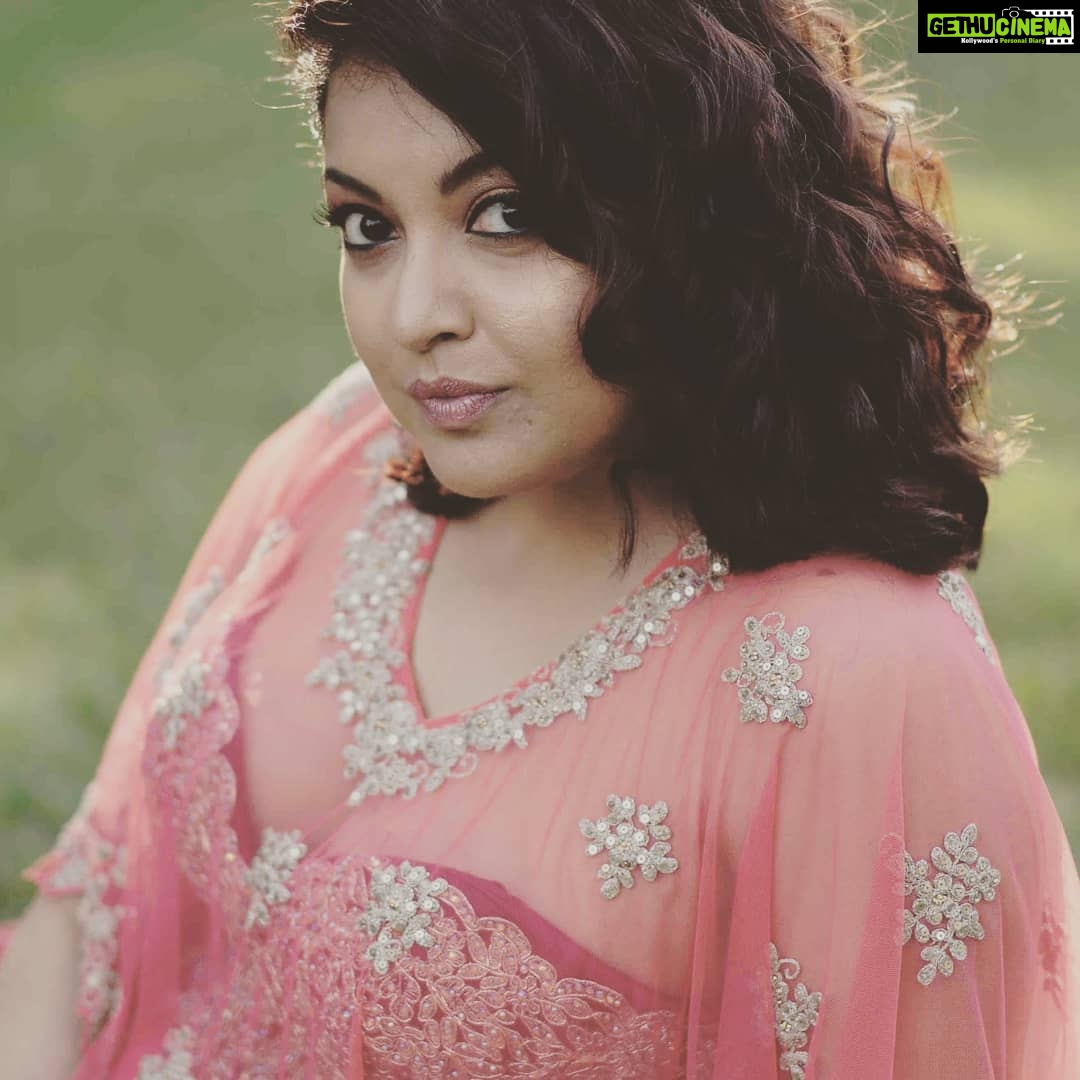 Tanushree Dutta Instagram - Just few of my many moods! #nature Photography by @johnmartinproductions and Hair&makeup by @riddhima_arora67