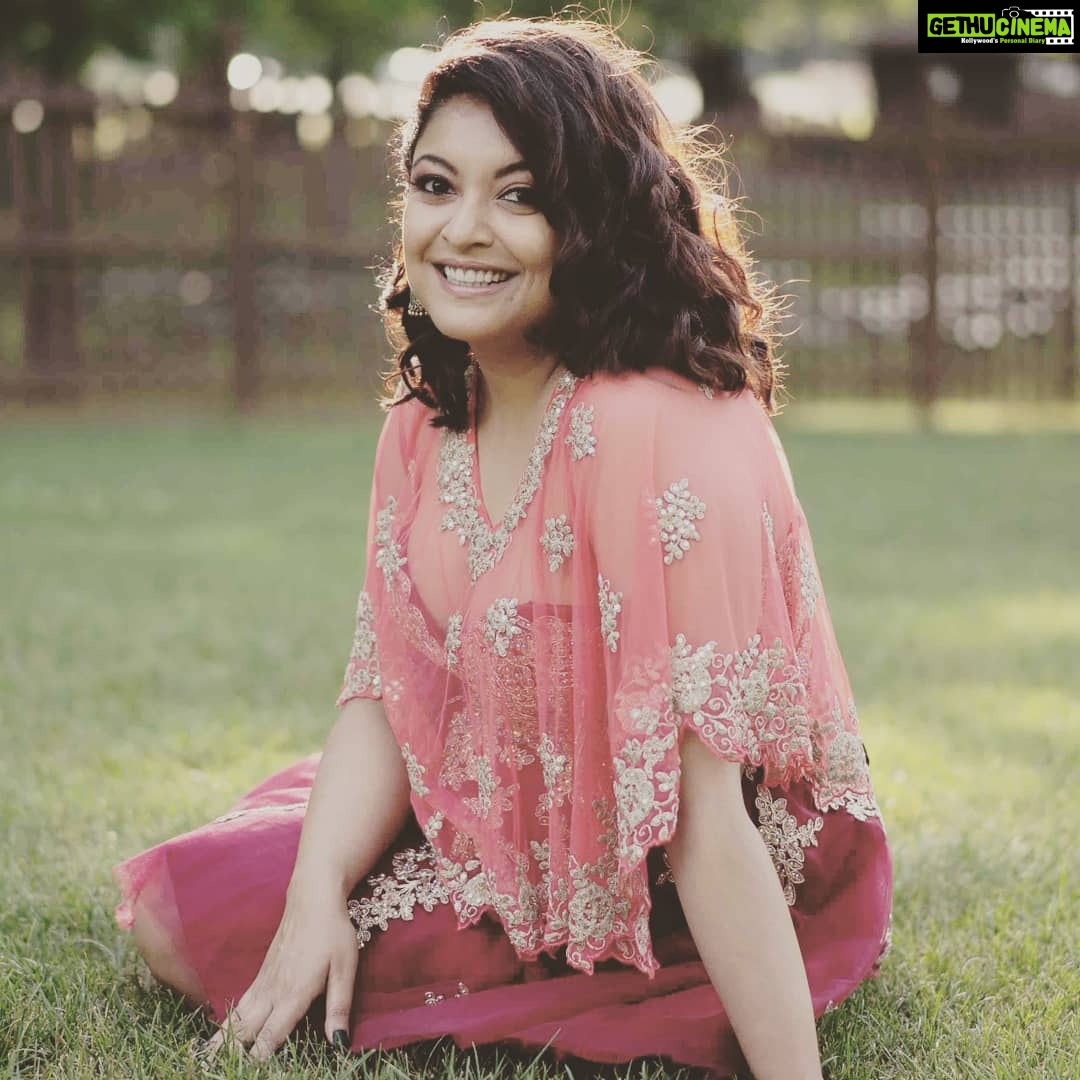 Tanushree Dutta Instagram - Just few of my many moods! #nature Photography by @johnmartinproductions and Hair&makeup by @riddhima_arora67