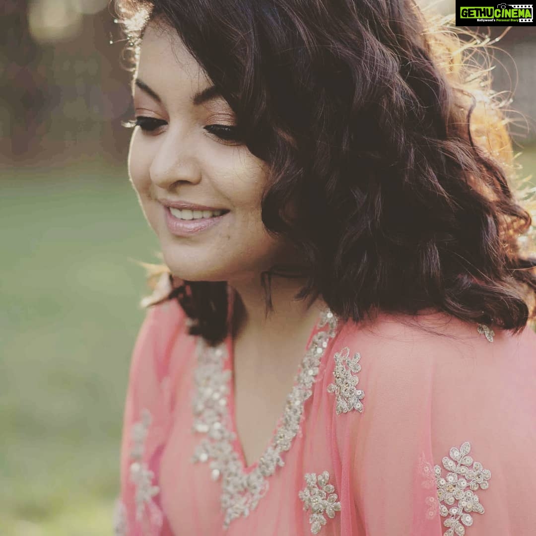 Tanushree Dutta Instagram - Just few of my many moods! #nature Photography by @johnmartinproductions and Hair&makeup by @riddhima_arora67