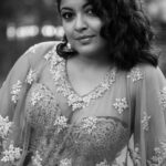 Tanushree Dutta Instagram - Just few of my many moods! #nature Photography by @johnmartinproductions and Hair&makeup by @riddhima_arora67