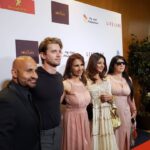Tanushree Dutta Instagram – A pic with the lead actor and other guests on the red carpet.Look at me being all super chillax😉 This is my most Amazing trip out of New Jersey.😄