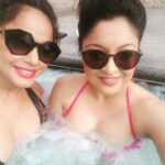 Tanushree Dutta Instagram - Chilling California style by Neetu's pool in Los Angeles.The basketball game #nba on right in front of us on a large screen next to the rooftop jacuzzi.Fresh lime soda and some chill Angelenos keeping us entertained.#oohlala #theamericanlife