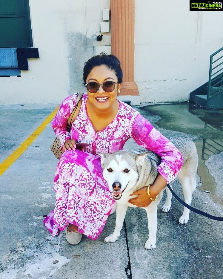 Tanushree Dutta Instagram - Furry memories pic from 2016!! The year I moved to the States.Will be 3 years this june..Best decision of my life btw.#americandream