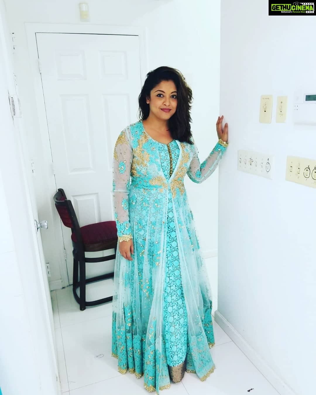 Tanushree Dutta Instagram - Angelic in blue!! #summers are here...yeehao🤗🤗🤗🤗