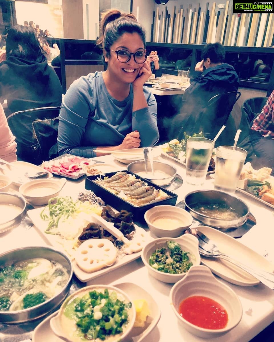 Tanushree Dutta Instagram - What a crazy year it was!! Dishing on some healthy amazing hot pot dinner with friends..#birthdaygirl