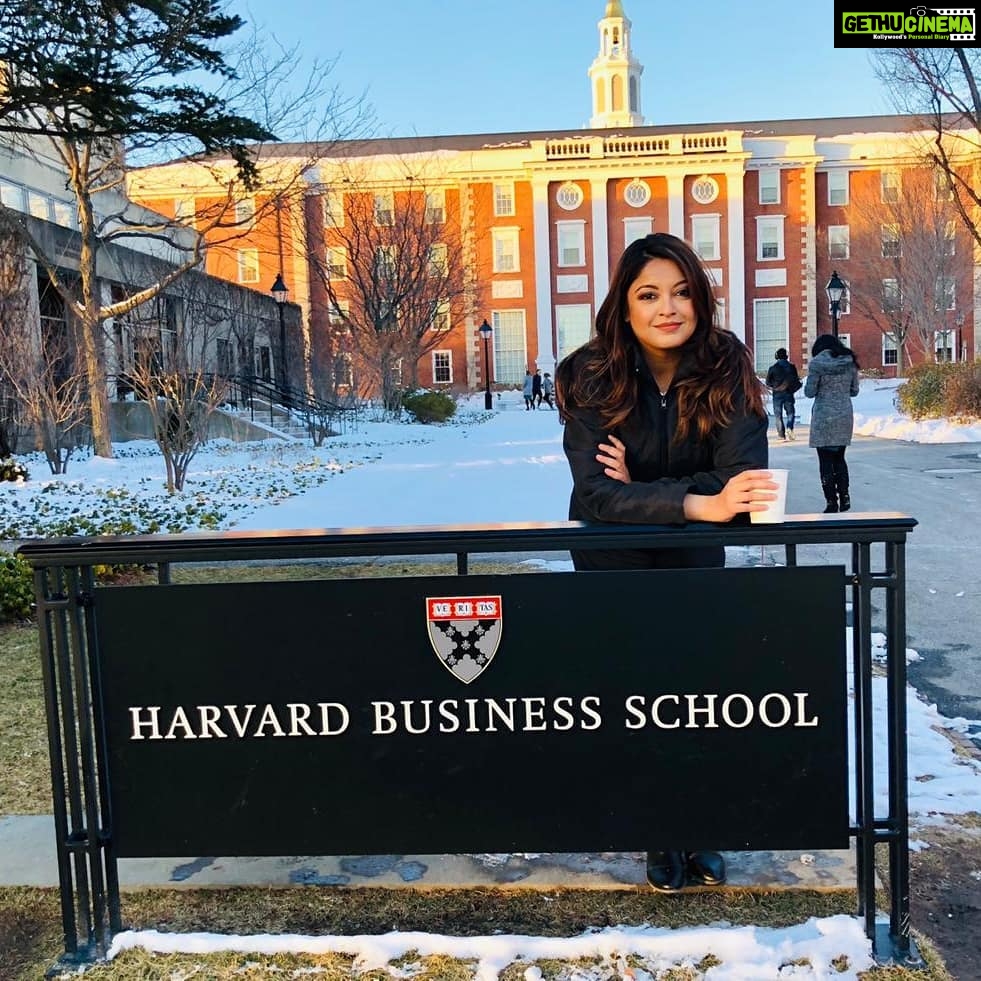 Tanushree Dutta Instagram - What an experience at Harvard!! A new kind of experience,Hung around the campus with some new friends and exchanged ideas with the best and brightest from all over the world.Looking forward to be back someday.#bostondiaries