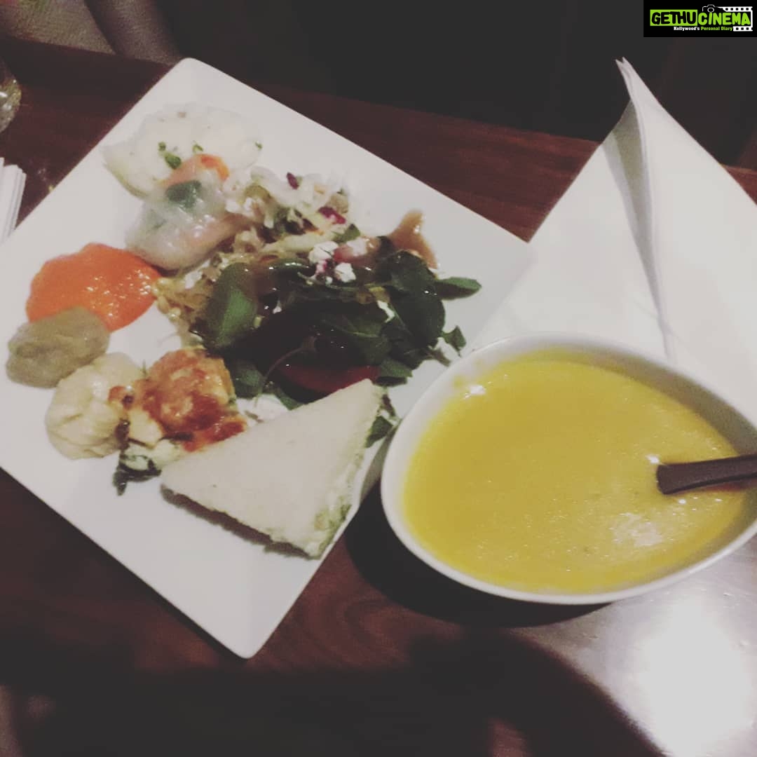 Tanushree Dutta Instagram - Airport food!!