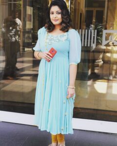 Tanushree Dutta Instagram - At ITC Grand Maratha for a conference: Mumbai Manthan with Rajdeep Sardesai.
Wardrobe courtesy @milkdesignshop styling @viralmantra 
#forallthebraveonesspeakingout