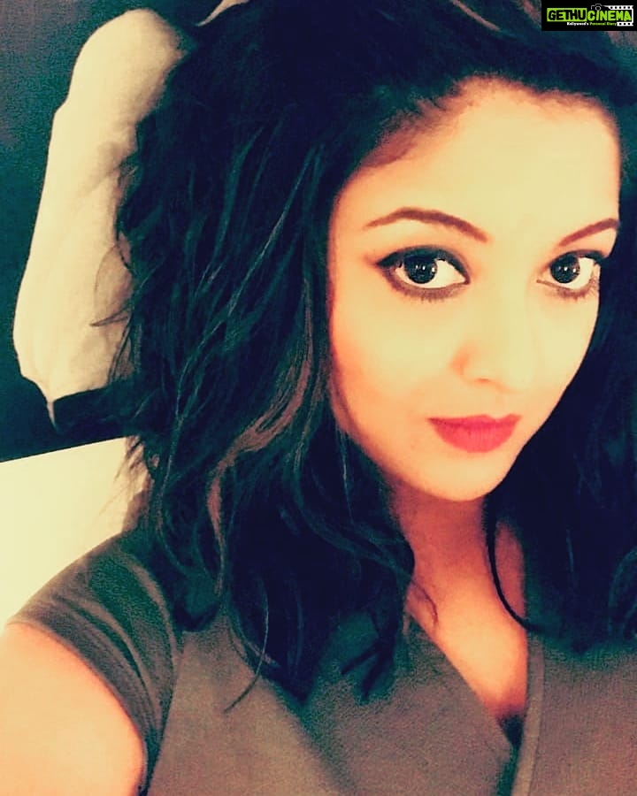 Tanushree Dutta Instagram - And this click from last summer in my New Jersey home...what an amazing year it was living,working and learning in America.Learnt how to swim in a pool finally and also learnt to navigate the deep,uncertain, turbulant waters of life through faith and surrender...attending church..learning about Gods love and grace...rediscovering myself..and so much more....finding my strength again...#blessed