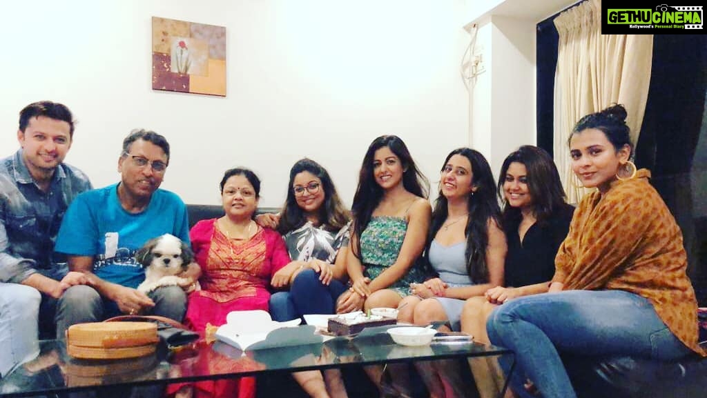 Tanushree Dutta Instagram - Happy Birthday Ishita!..Saturday eve brought in her birthday..last night party pics also coming soon!! #birthdaygirl #birthdayweekend #instaawesome
