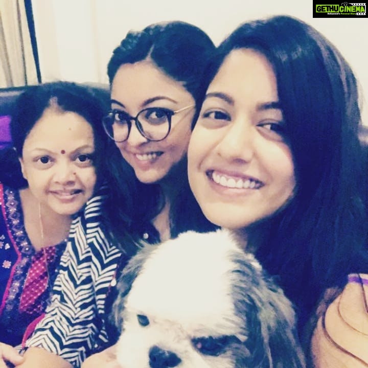 Tanushree Dutta Instagram - Happy Birthday Mom..Last eve brought in her birthday..she was so happy to have both daughters together this year!! #many manyhappyreturns