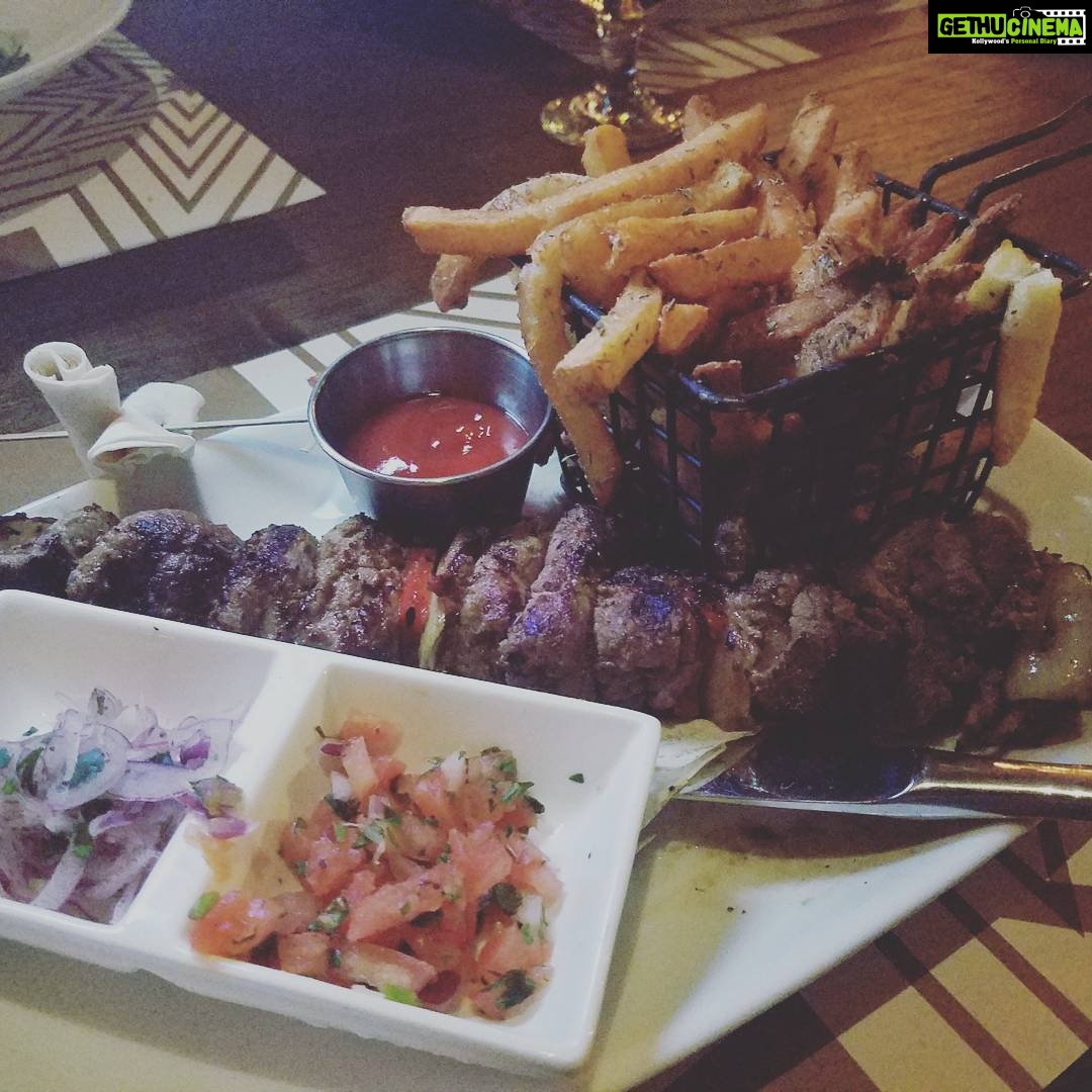 Tanushree Dutta Instagram - Nyc restaurant week!! Dining out with friends in Soho #juicysteak #troufflefries #mediterraneanfood #worldcuisinesnyc