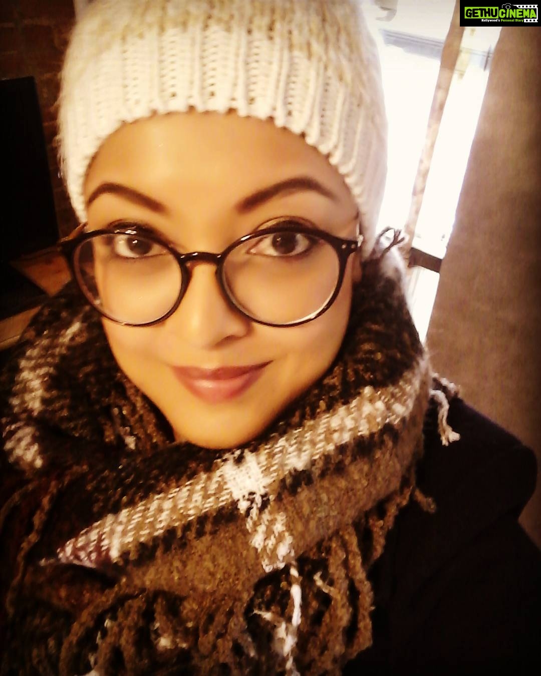 Tanushree Dutta Instagram - Leaving for the Airport to take my flight to Chicago for a new Years eve event.Celebrity appearance at a gala event.The biggest event of this year in Chicago area.Very excited for this new life in the US so decided to share it on instagram!! #firstpost #hello #instafriends #instaadventure