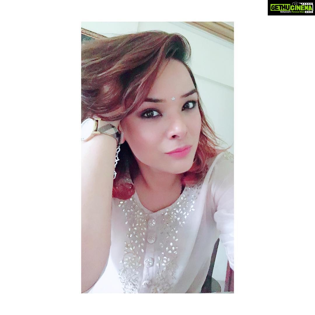 Udita Goswami Instagram - Just back from a family Roka. Sunday spent well.