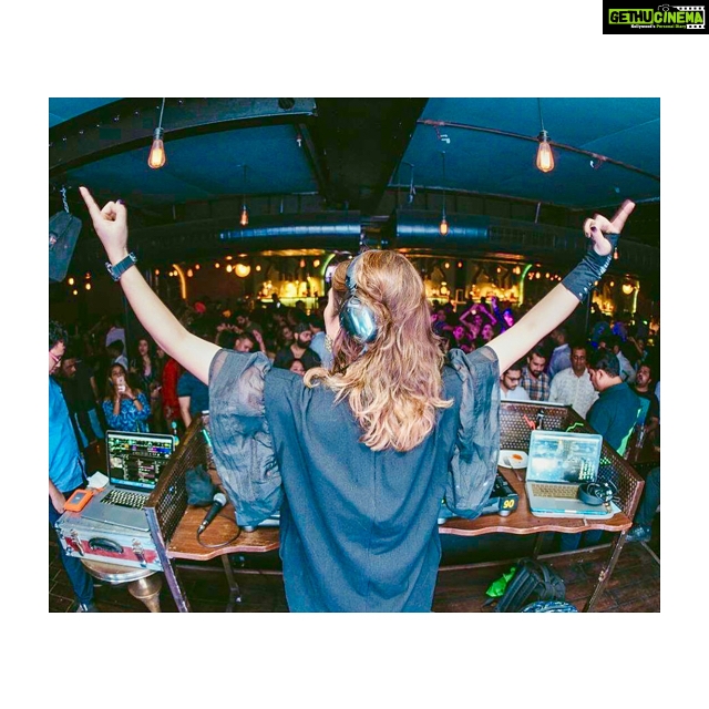 Udita Goswami Instagram - Mood last night. #djlife 🤘🏼