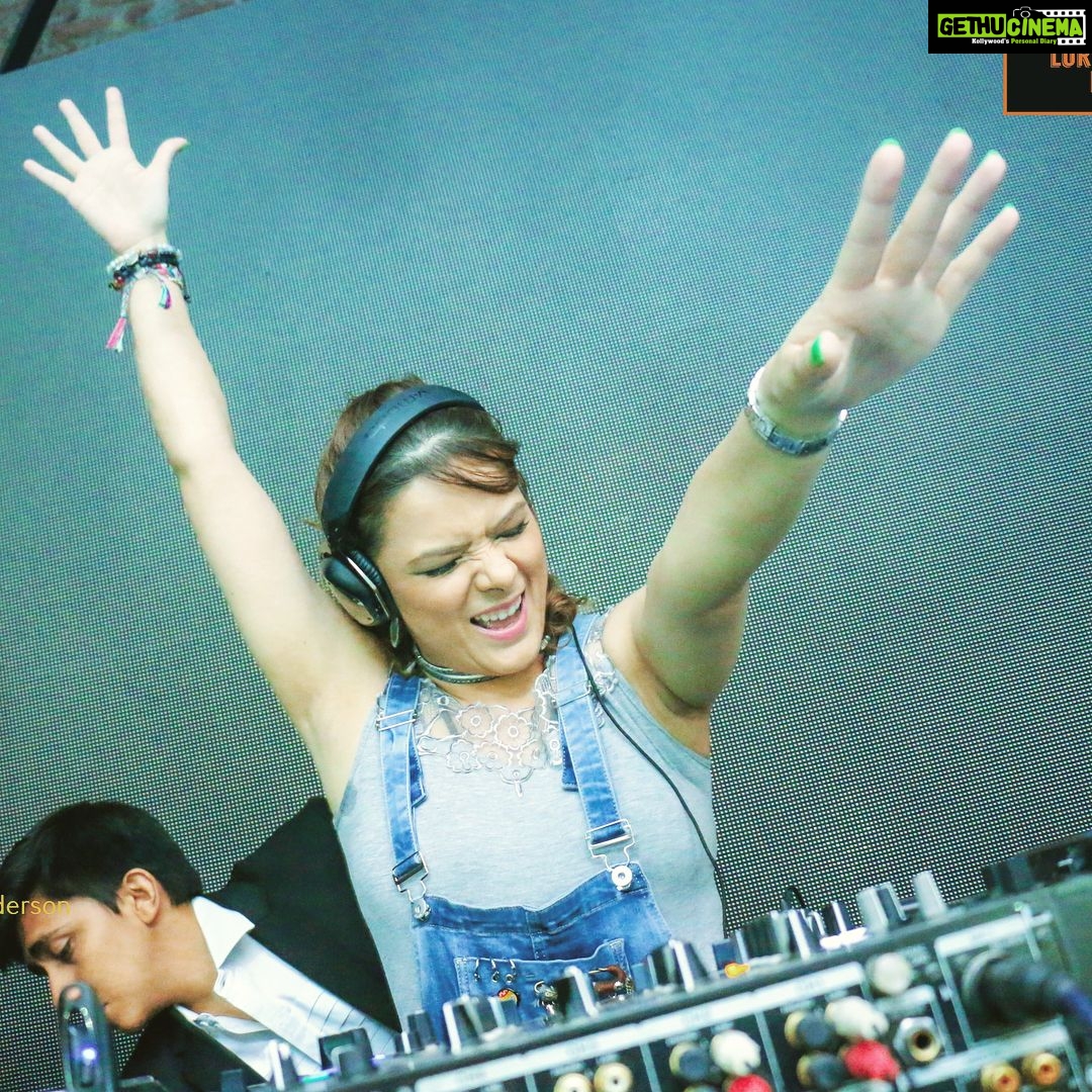 Udita Goswami Instagram - Last Sat at my favourite Lord of the Drinks Forum. #djlife 🤘🏼pic credit @rnsfotography