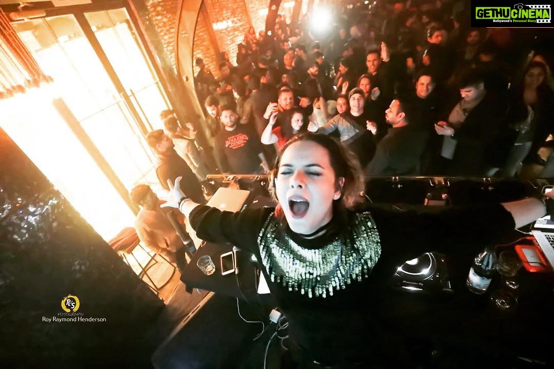 Udita Goswami Instagram - Moment. #djlife