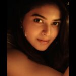 Vaibhavi Shandilya Instagram - Lit the fire in my soul 🔥❤ . . . . . . . . 📸 @debobroto001 . . . #lit #the #fire #in #my #soul #love Mumbai, Maharashtra