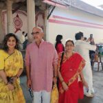 Vanitha Vijayakumar Instagram - Guess who I bumped into at Mookambika temple ..
