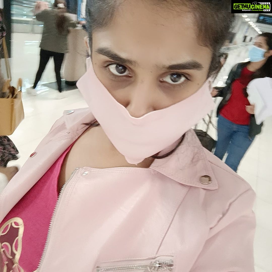 Vanitha Vijayakumar Instagram - @srilankanairlinesofficial scam...stuck in airport immigration past 3 hours...Bangkok airport is deserted...no duty free no food no coffee..no printer in the whole of bangkok #suvarnabhoomiairport No printer to take print for visa on arrival for eligible travelers...Bangkok is always visa on arrival and now they have a policy for certificate of entry called thaili pass which I got already f om India....can't enter country because no printer ...@srilankanairlinesofficial so rude and unethical doesn't care after taking exorbitant ticket fares...the manager is asking me to buy a new ticket and go back to India to get a print out...