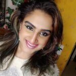 Vanitha Vijayakumar Instagram - https://youtu.be/_u5yNFTxRGE #christmas #makeuptutorial #makeuplooks #makeuplover #holidayseason