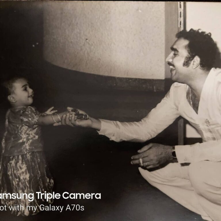 Vanitha Vijayakumar Instagram - Wishing my father and the brilliant legendary actor R.Vijaykumar a happy birthday ..god bless...#HBDVijaykumar
