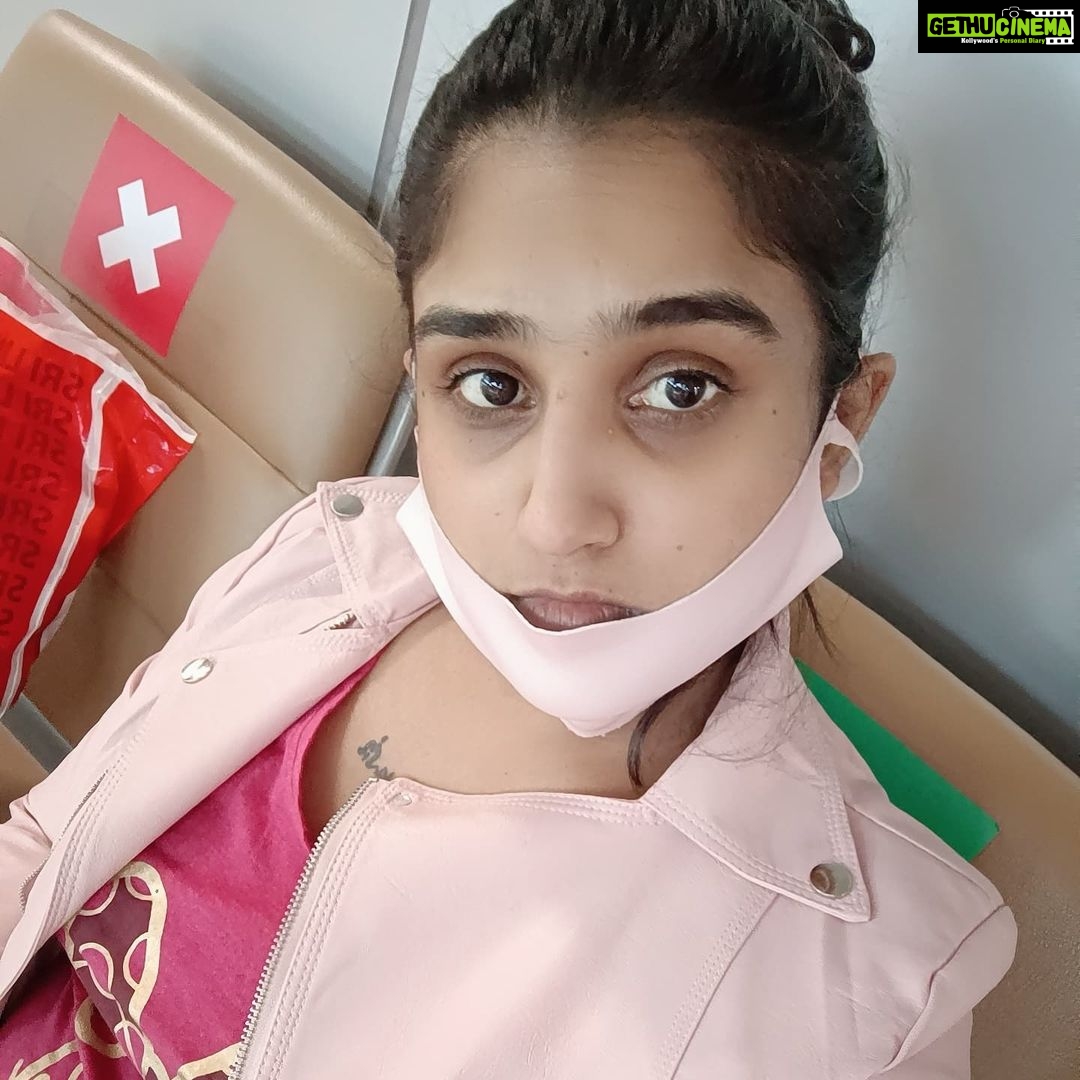 Vanitha Vijayakumar Instagram - @srilankanairlinesofficial scam...stuck in airport immigration past 3 hours...Bangkok airport is deserted...no duty free no food no coffee..no printer in the whole of bangkok #suvarnabhoomiairport No printer to take print for visa on arrival for eligible travelers...Bangkok is always visa on arrival and now they have a policy for certificate of entry called thaili pass which I got already f om India....can't enter country because no printer ...@srilankanairlinesofficial so rude and unethical doesn't care after taking exorbitant ticket fares...the manager is asking me to buy a new ticket and go back to India to get a print out...