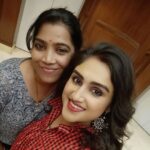 Vanitha Vijayakumar Instagram – Working with your favourite people makes work and life a happier place @thenmozhi.thenmozhi Hyderabad Marriott Hotel and Convention Centre