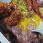 Vanitha Vijayakumar Instagram - My lunch bowl...ragi mudde dal spinach chicken and nethili fry...the ragi does the trick .. small portions and frequent meals