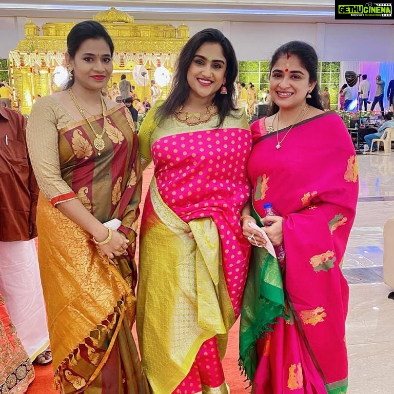 Vanitha Vijayakumar Instagram - With my brother and sister in law ...