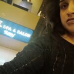 Vanitha Vijayakumar Instagram - Relaxing with a herbal compress and thai massage before another long day of work and all the drama...@espasalon2109 #bbjodigal @vijaytelevision